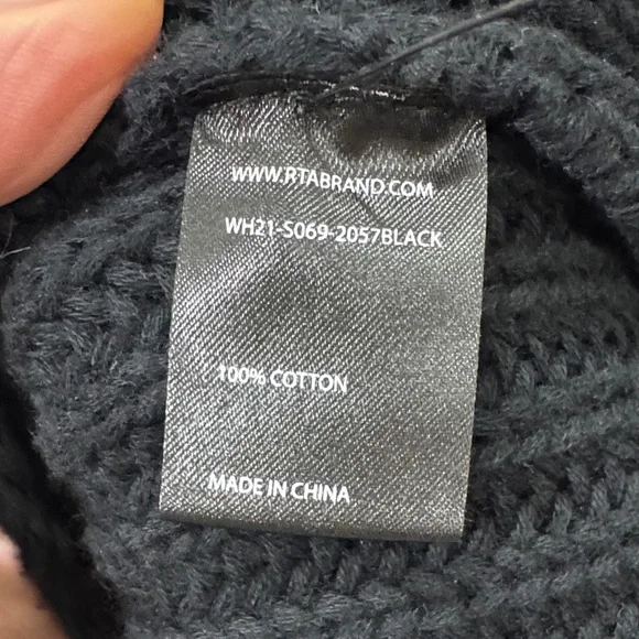NWT 🖤 RTA Black Cotton Turtleneck Sweater with Front Slit – Size Large